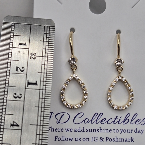 Teardrop Dangle Earrings Made w/ Swarovski Crystals Gold Overlay Hypoallergenic - Picture 4 of 4